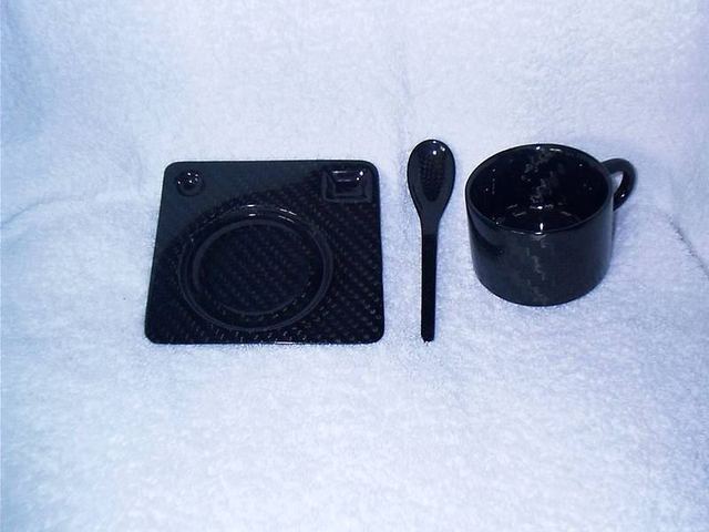 Espresso-Set aus Vollcarbon mit eckiger Untertasse und Löffel